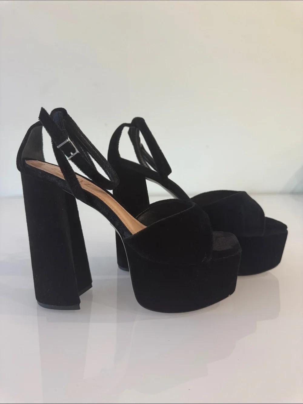 SCHUTZ Ariya Platform Sandal Black Velvet Size 7